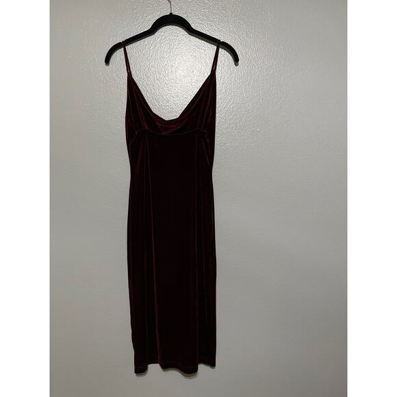 Lulu's Burgundy Velvet Midi Dress - Picture 9 of 13
